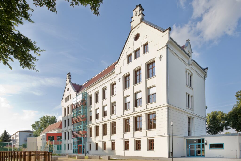 Außenansicht Hort an der Wilhelm-Busch Grundschule