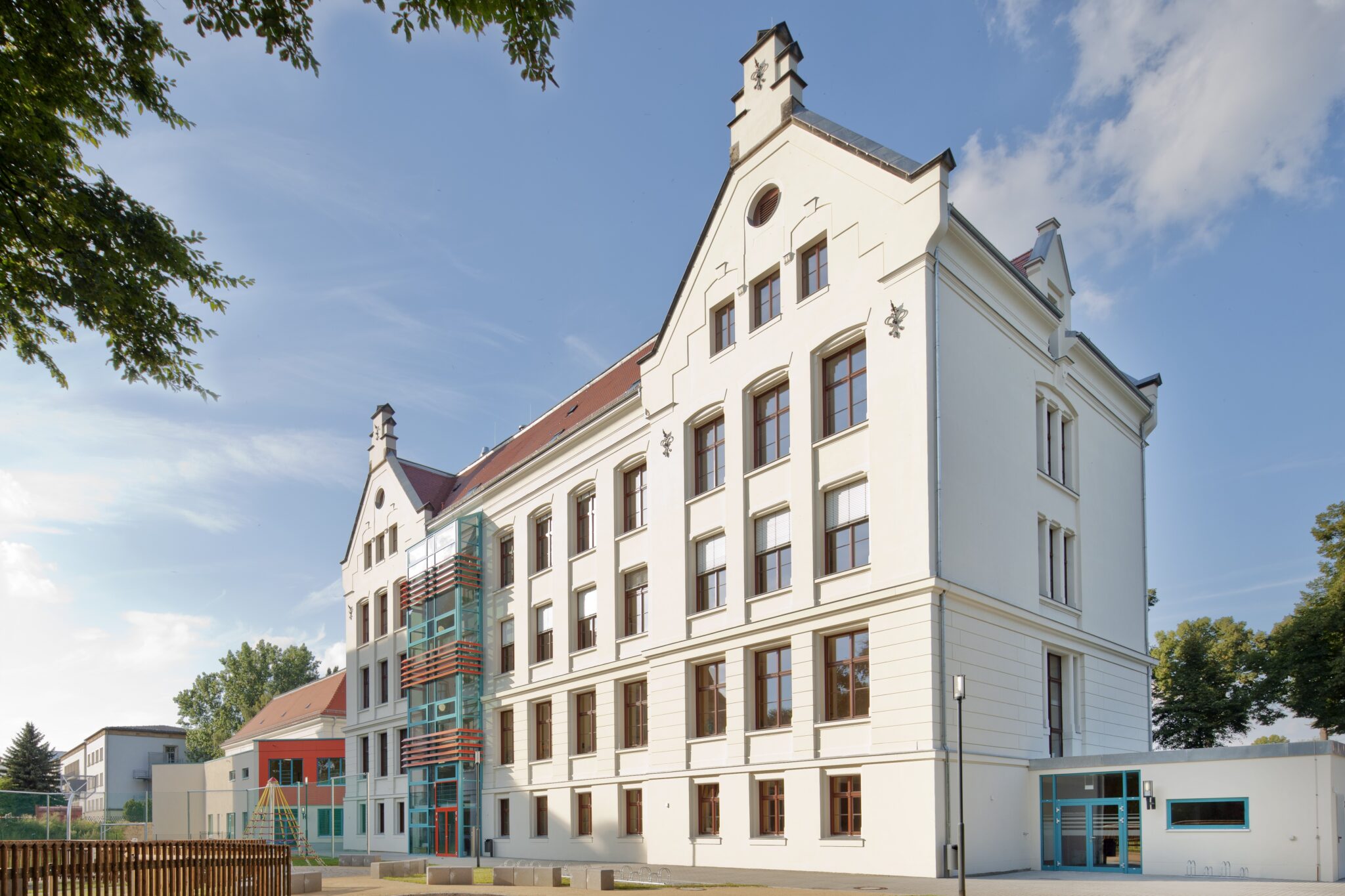 Außenansicht Hort an der Wilhelm-Busch Grundschule